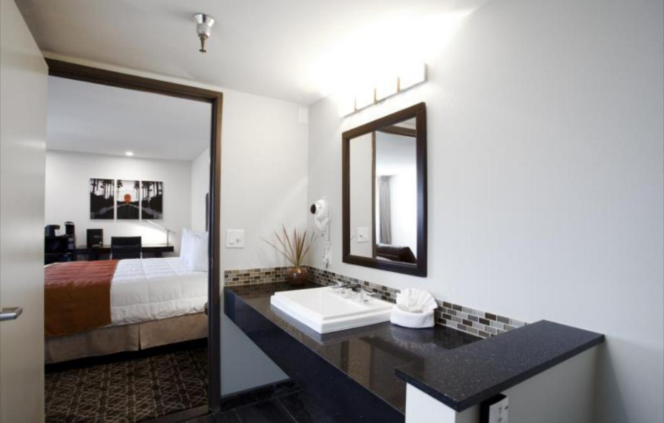 Park West Hotel