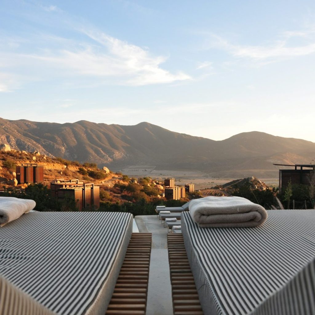 How to Book Hotels Online Easily, Safely, and at the Best Prices