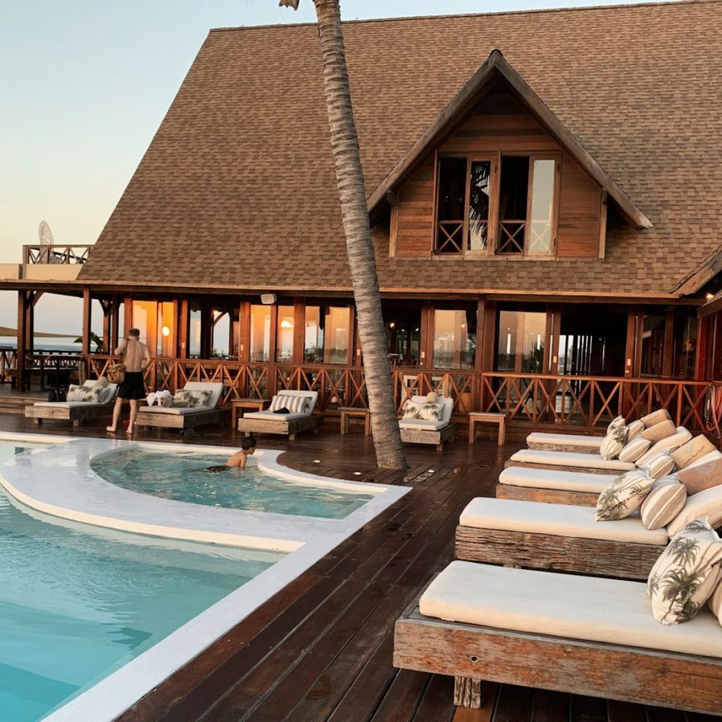How to Book Hotels Online Easily, Safely, and at the Best Prices